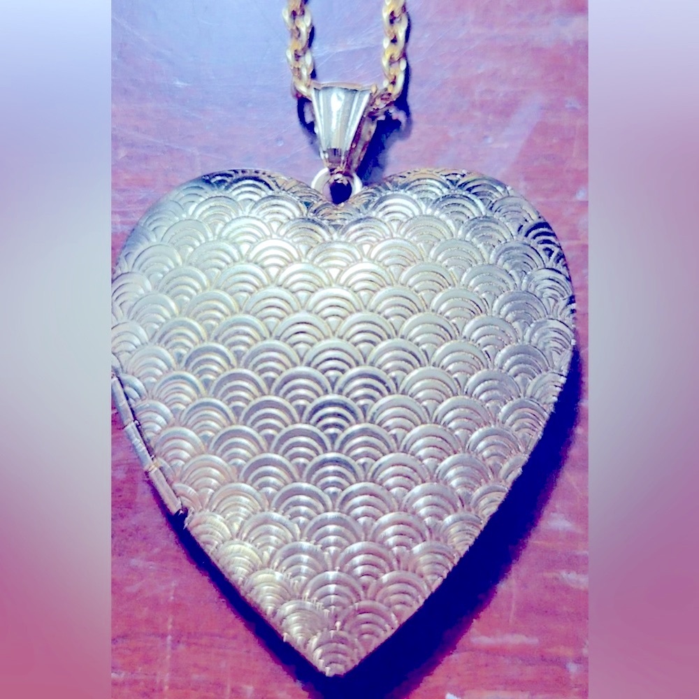 NWT Necklace Heart Locket 1.75”x1.5” matte etched goldtone, 24” chain